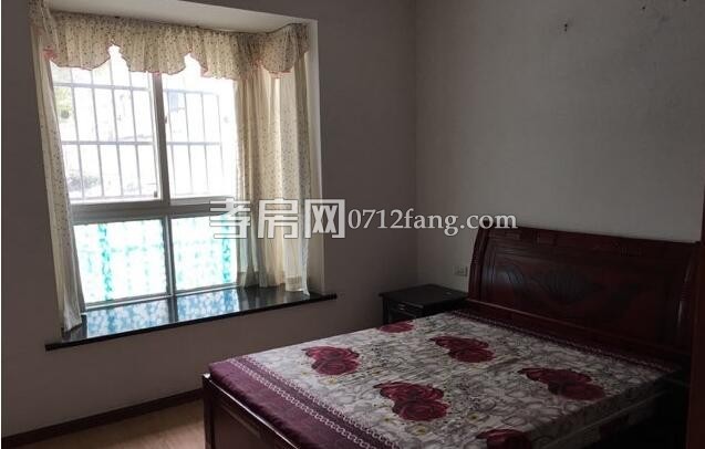 E277槐蔭天地證滿(mǎn)二年1樓帶花園139平米售價(jià)97萬(wàn)