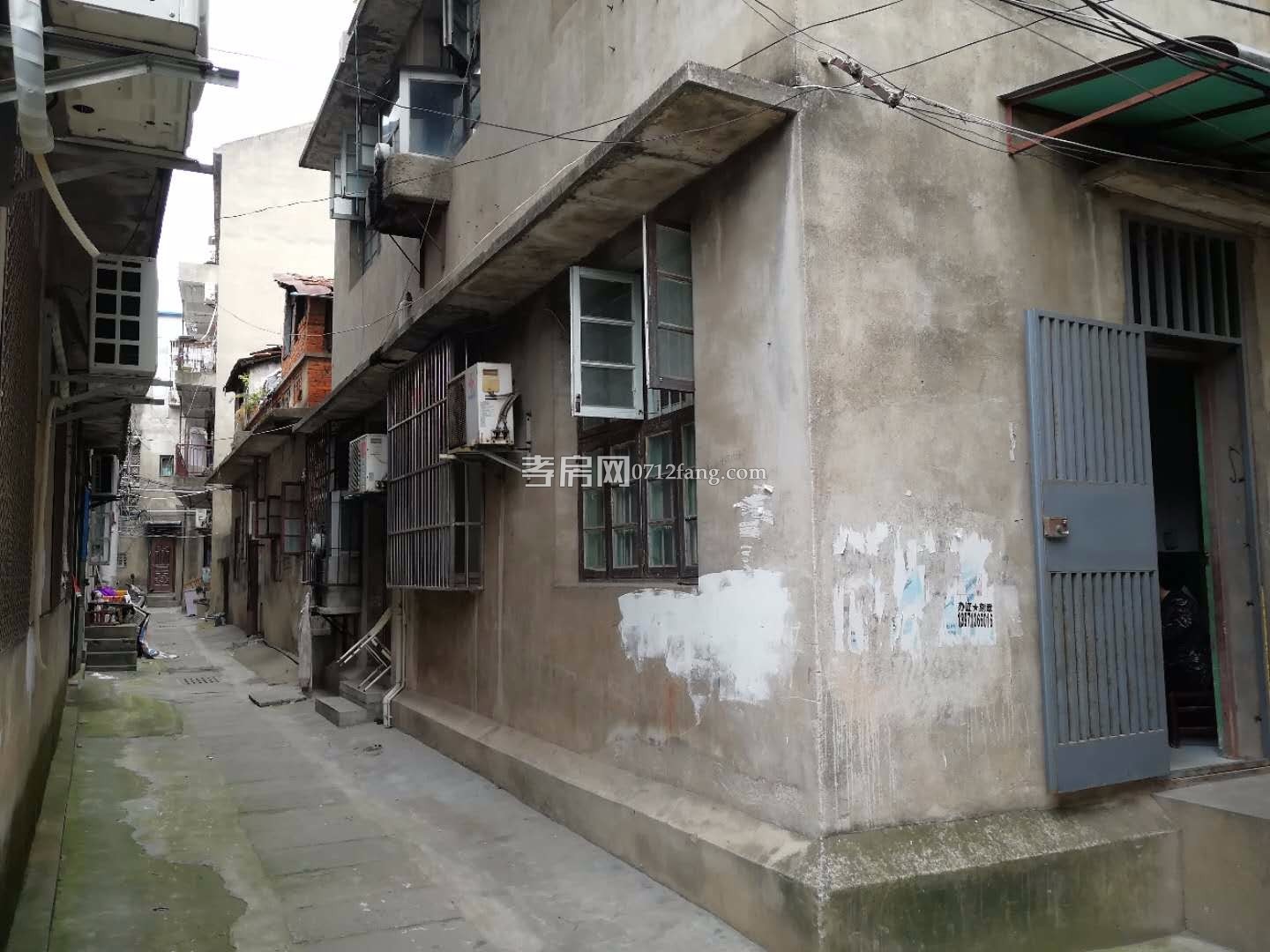 2層 棟帶小院私房，地處北門口大天橋200米處商業(yè) 地段