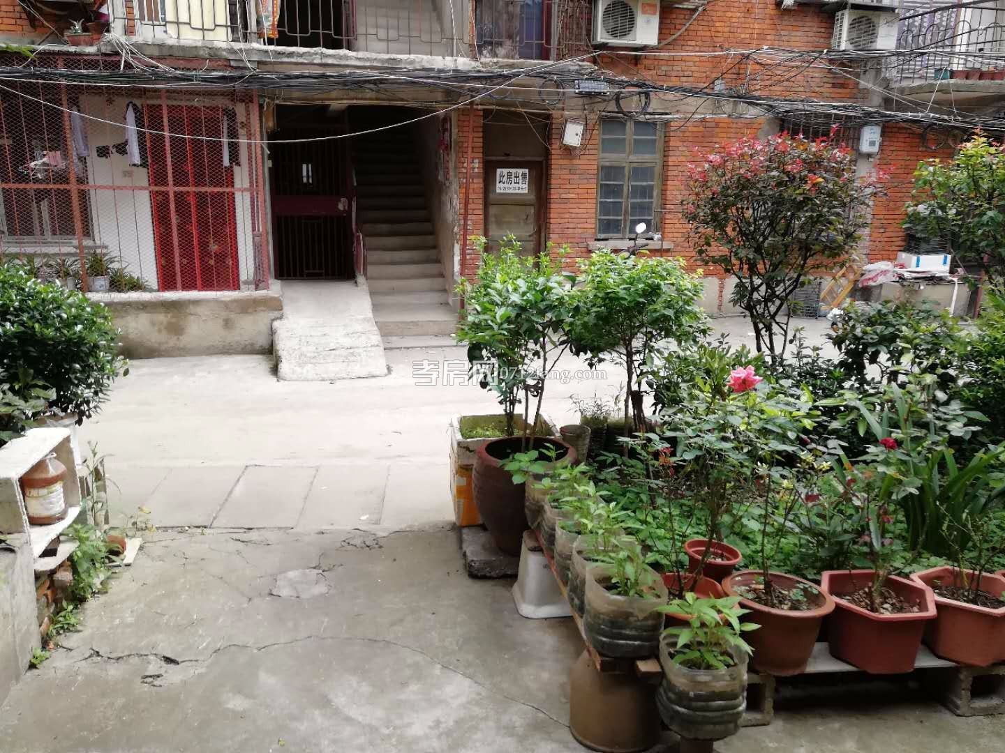 2層 棟帶小院私房，地處北門口大天橋200米處商業(yè) 地段