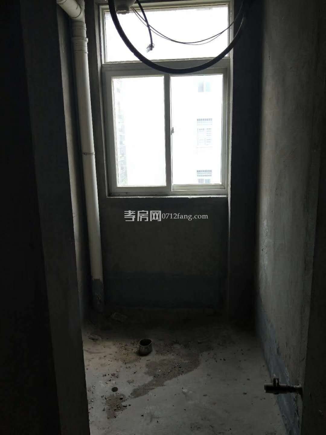 C1317金一華府5/7+1毛坯2/2/1兩證滿五面積81平米售價41萬