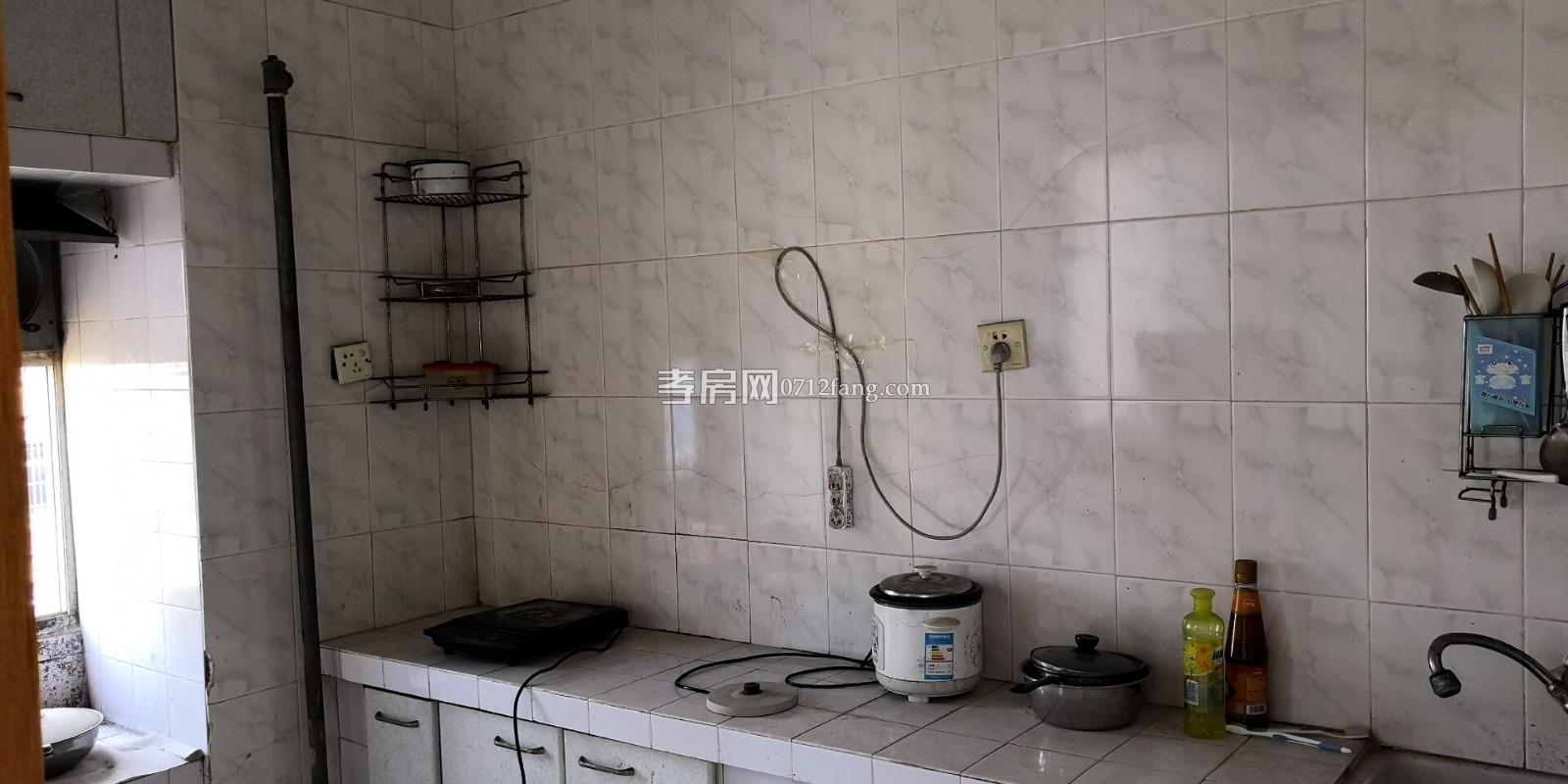 D1040中銀花苑3/2/1簡(jiǎn)裝7/7面積；128.27平米售價(jià)；40萬(wàn)