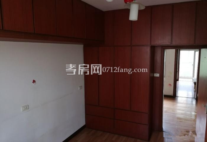 F27濱湖天地菊苑四室二廳二衛(wèi)戶型通透毛坯139平米