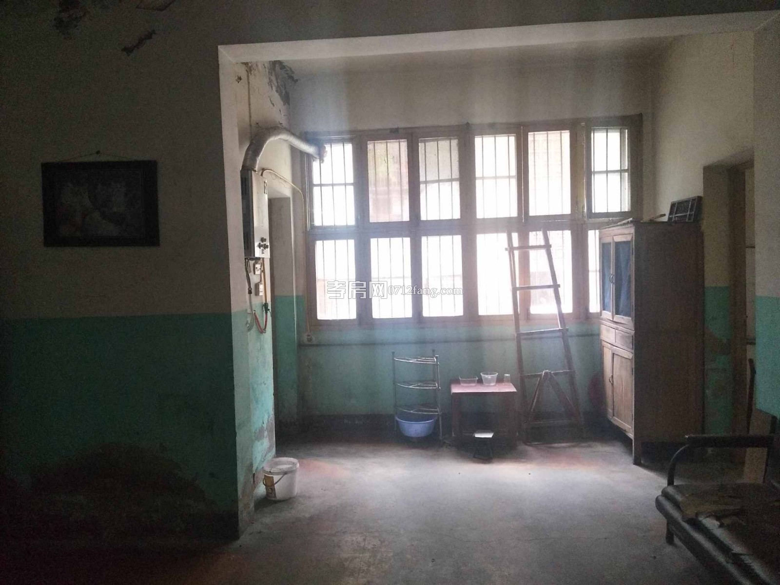 A3415文化路 對(duì)面國(guó)稅局單位房二室二廳一衛(wèi)做的新隔熱防水