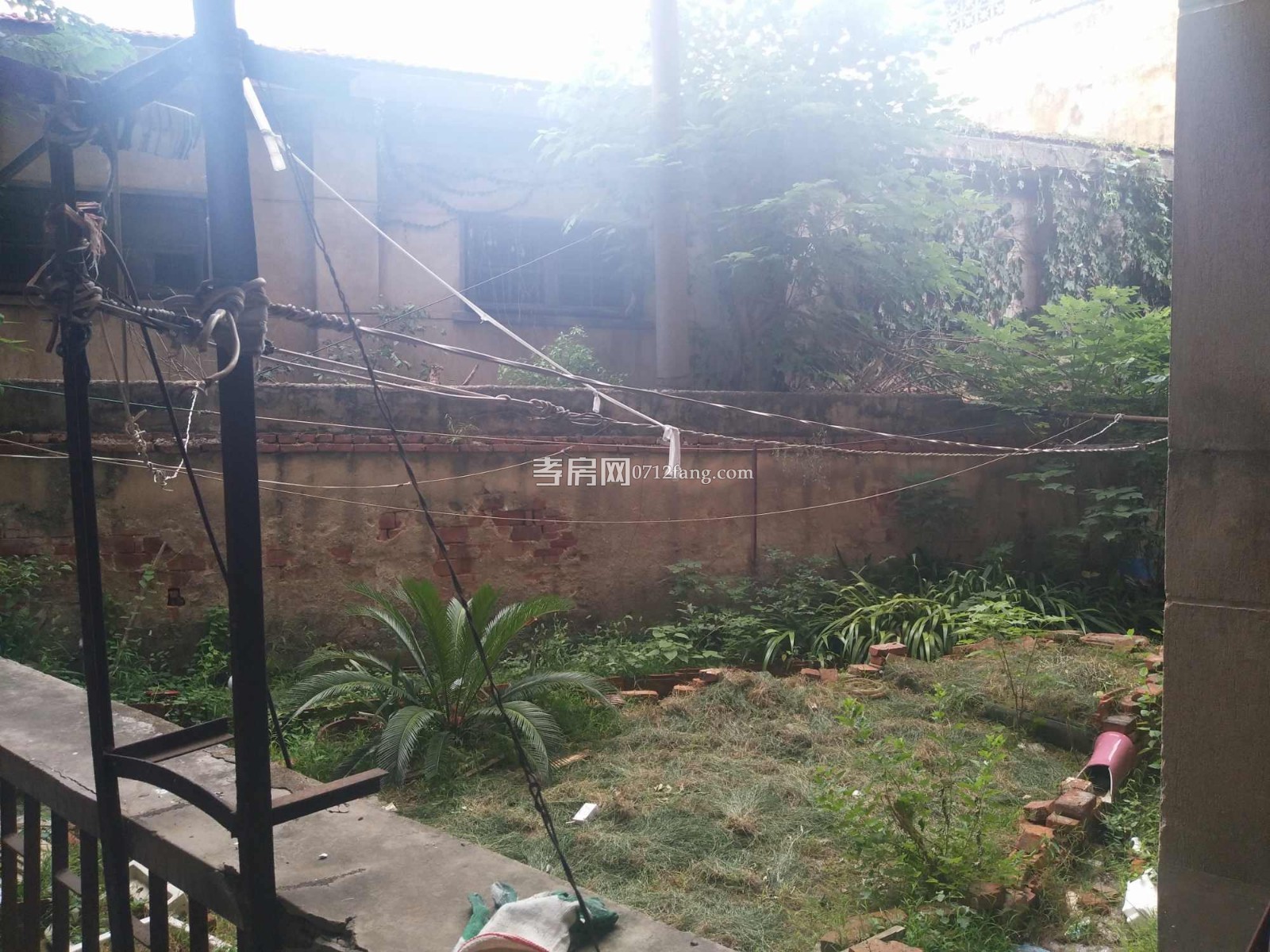 A3415文化路 對(duì)面國(guó)稅局單位房二室二廳一衛(wèi)做的新隔熱防水