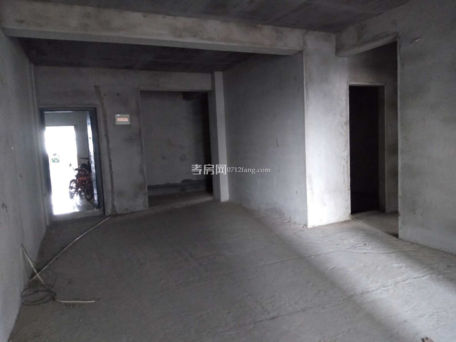 D874金東華府3/2/2毛坯6/31不動(dòng)產(chǎn)權(quán)證128平米售價(jià)；90萬