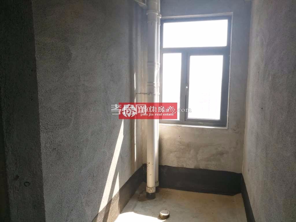 【民邦東岸二期】133.76平南北雙陽(yáng)臺(tái)黃 金樓層102萬(wàn)誠(chéng)售