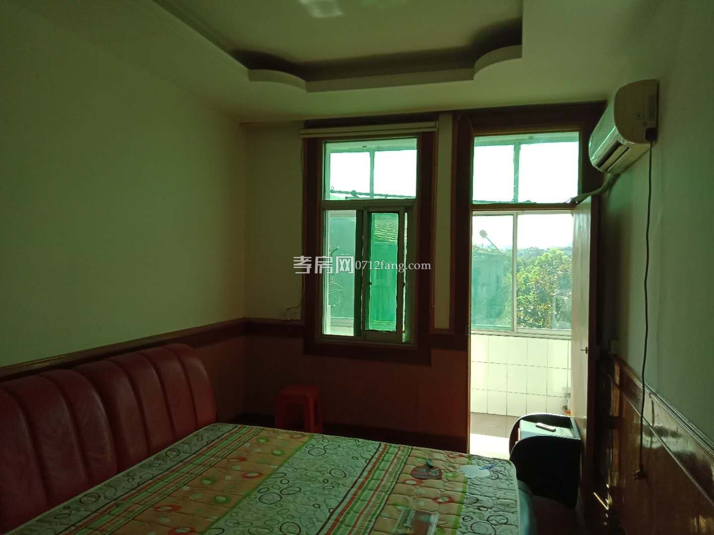 D999长征二路惠民医院5/6简装2/2/1不动产证面积70.78平