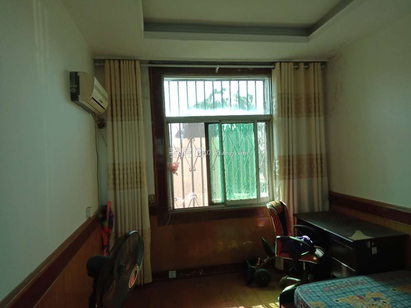 D999长征二路惠民医院5/6简装2/2/1不动产证面积70.78平