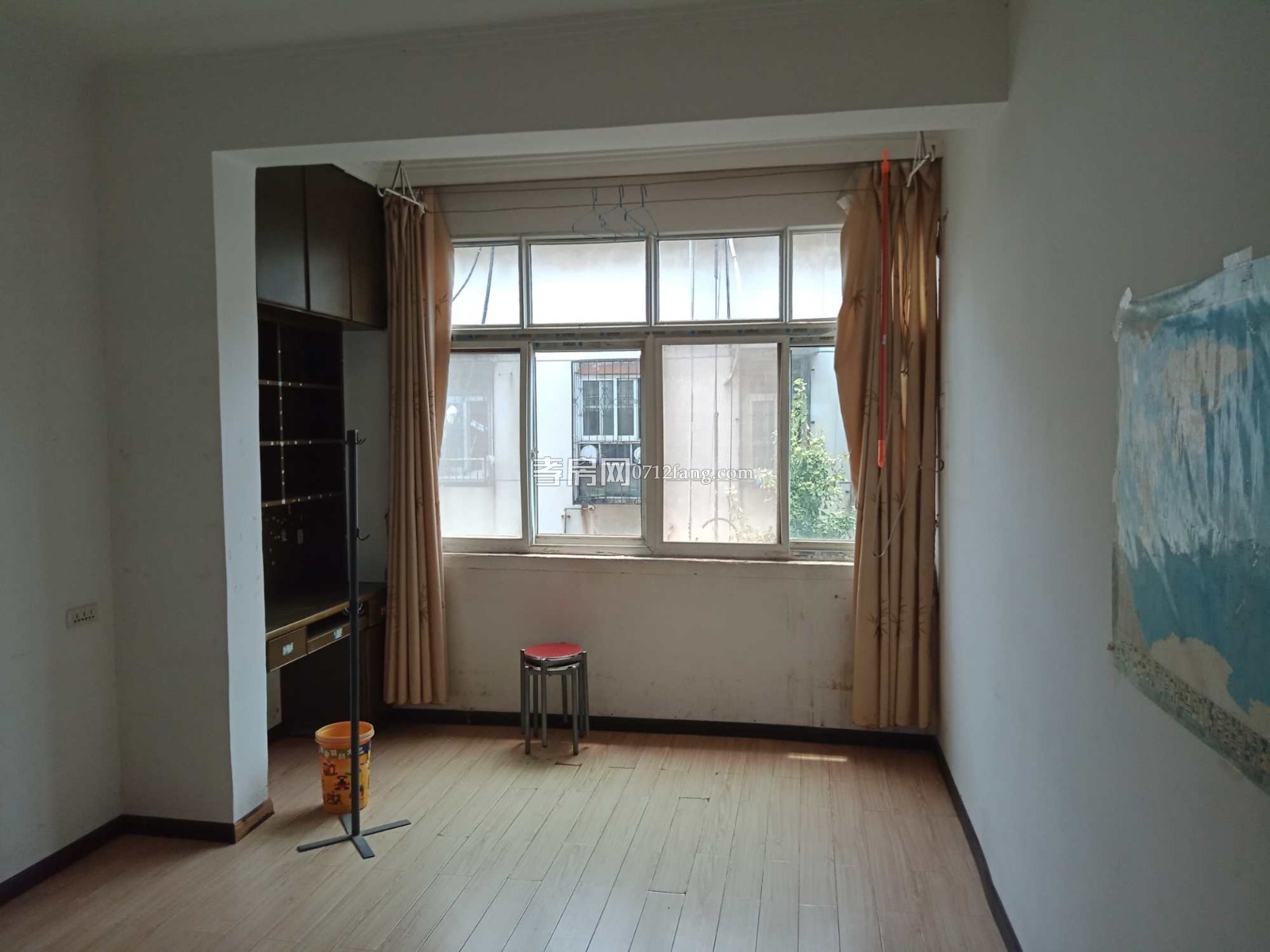 D999长征二路惠民医院5/6简装2/2/1不动产证面积70.78平