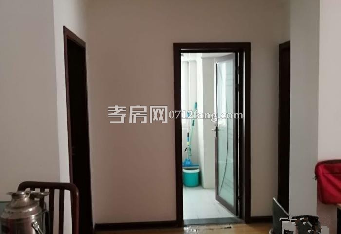 市委大院2樓60平米精裝拎包入住60萬