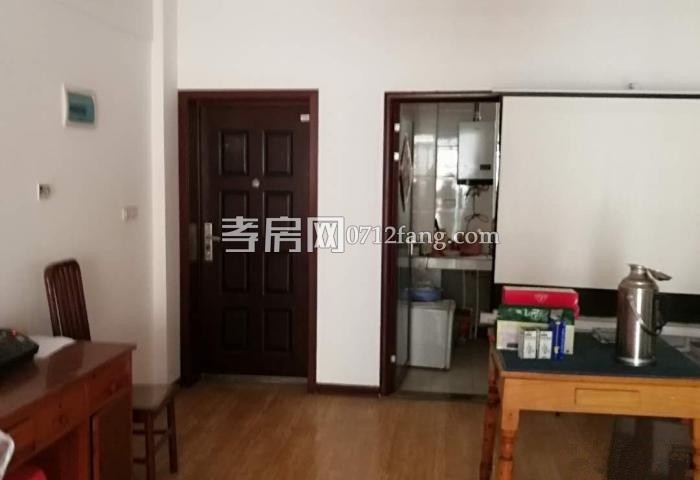 市委大院 2樓60平米  精裝拎包入住 60萬