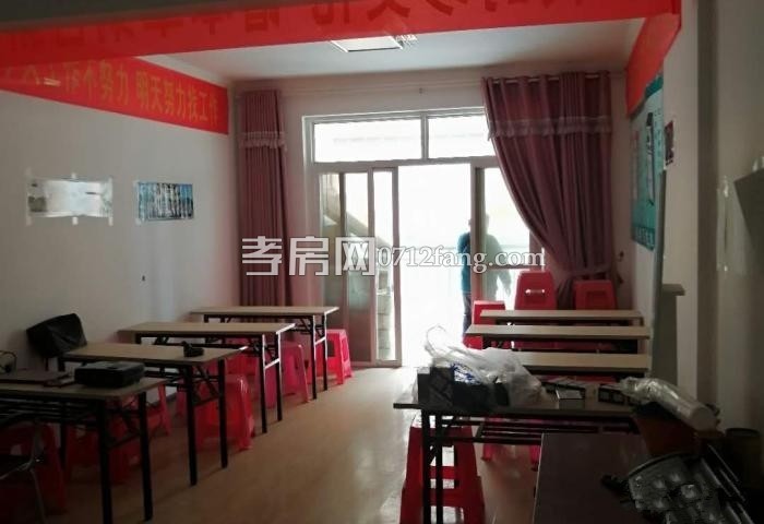 市委大院2樓60平米精裝拎包入住60萬