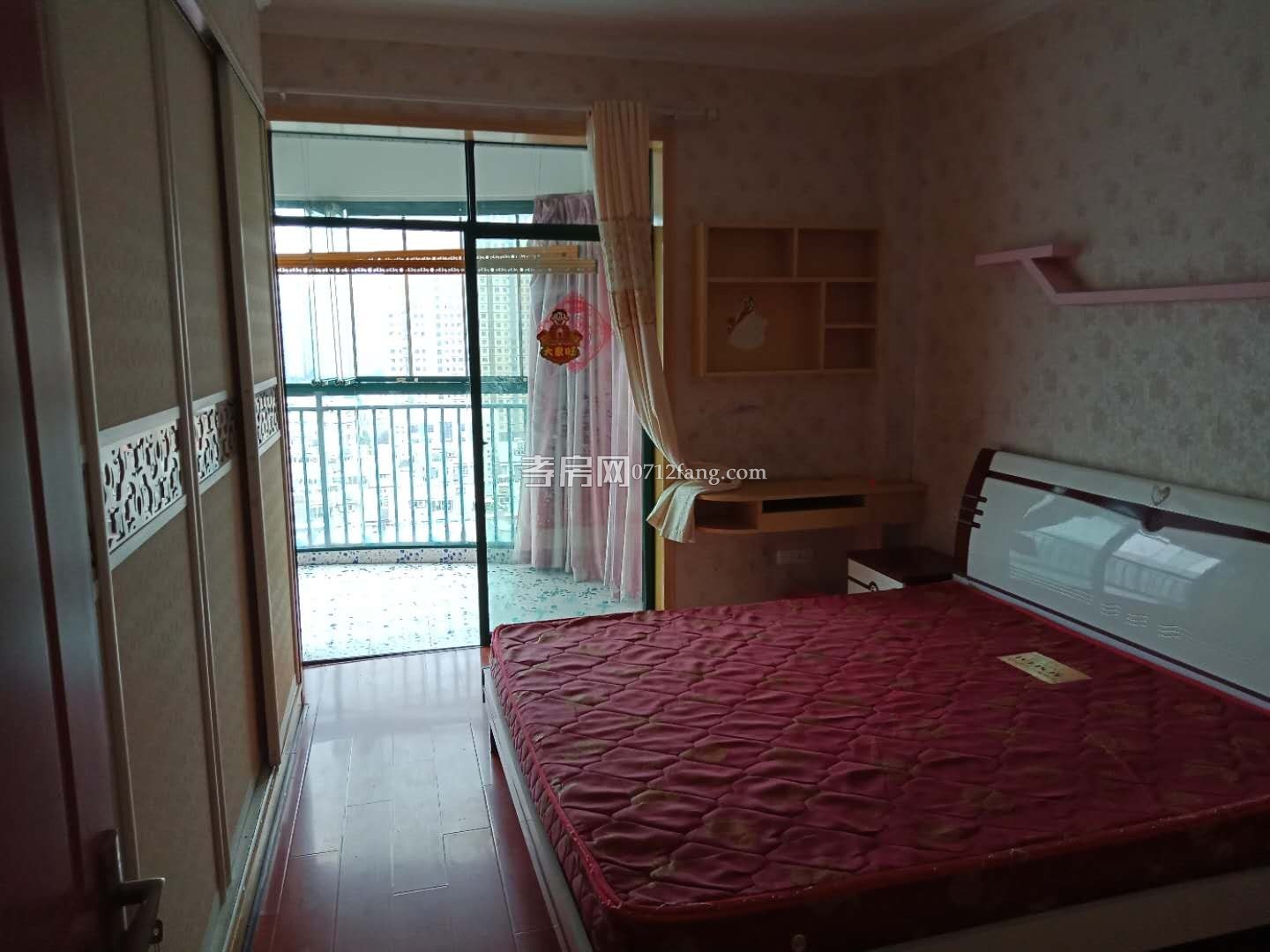 D995乾坤阳光2/2/1简装15/19两证满五面积100.5平米85万