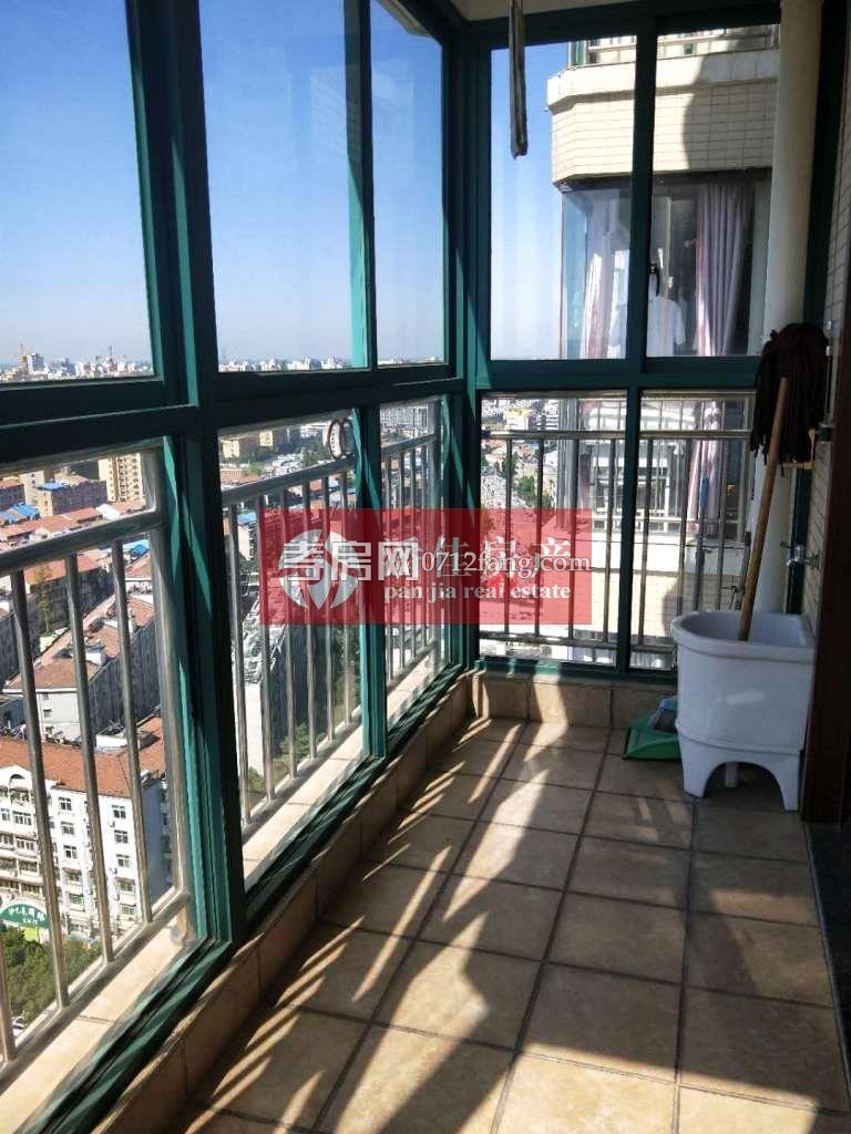 【潘佳房產(chǎn)推薦】【翡翠名都 中層102平米全新精裝75萬】