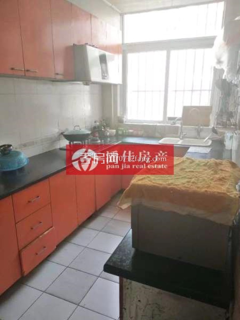 【潘佳房產(chǎn)推薦】滿5 泰陽城2期3樓128平米簡裝送10平米儲藏室65萬