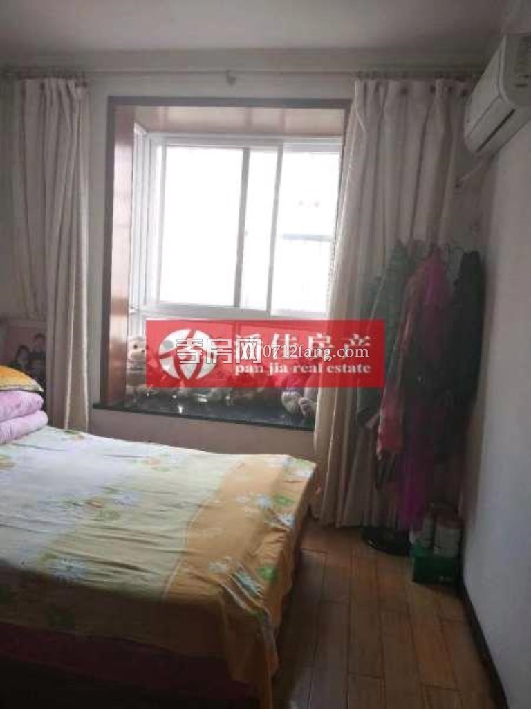 【潘佳房產(chǎn)推薦】滿5 泰陽城2期3樓128平米簡裝送10平米儲藏室65萬