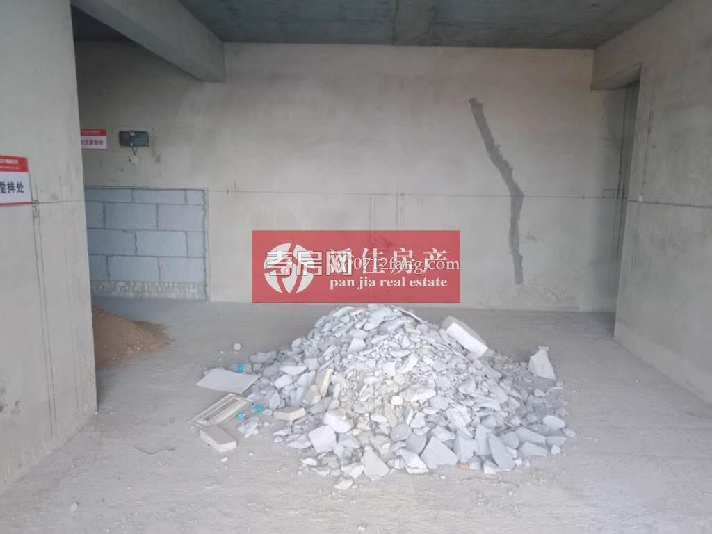 【潘佳房產推薦】【錦繡后湖三期精裝婚房好樓層100平米拎包入68萬】