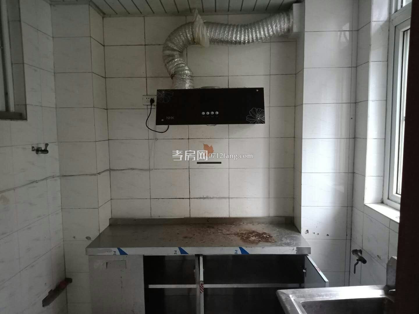 A3570建設(shè)路軍轉(zhuǎn)小區(qū)3/2/13/7簡裝兩證滿五面積95平售價(jià)45萬