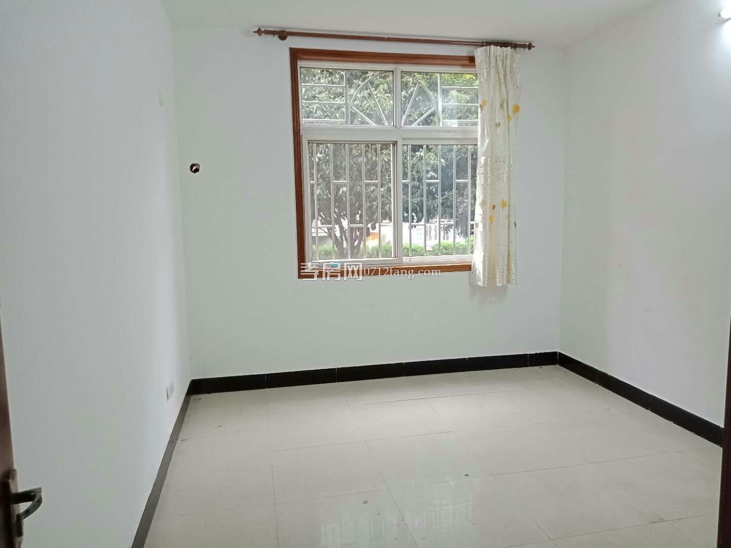  A3570 建設(shè)路軍轉(zhuǎn)小區(qū) 3/2/1 3/7 簡裝 兩證滿五 面積95平 售價45萬