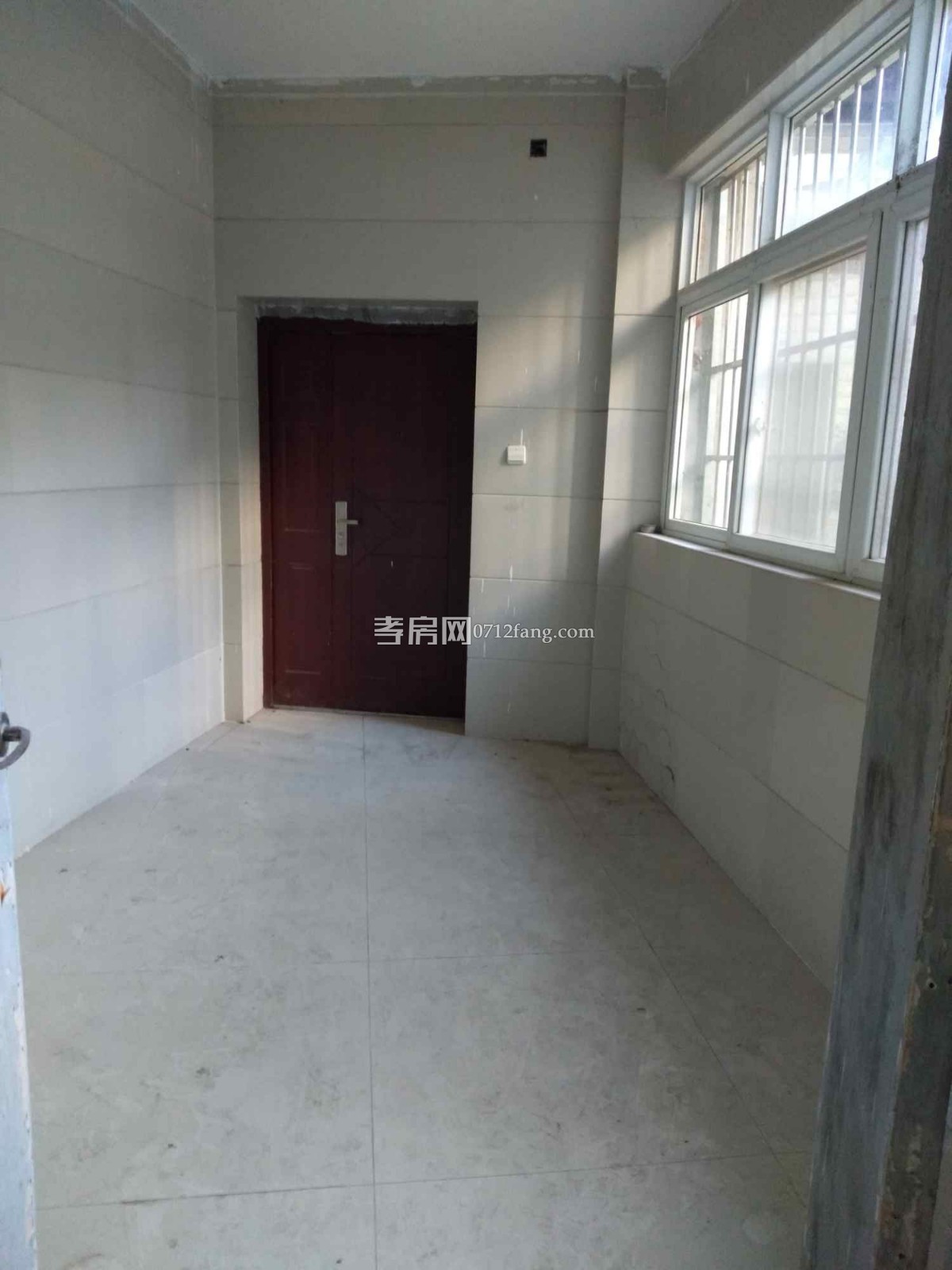 C1412天紫名苑4/2/2精裝14/17面積165平米兩證滿五90萬