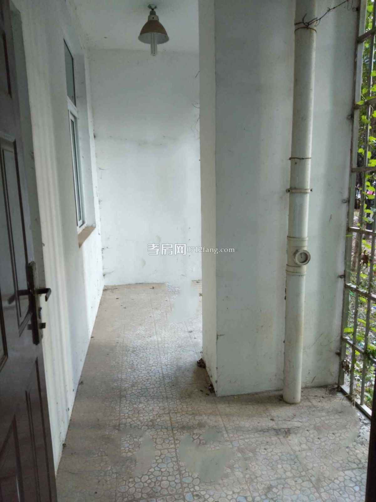 C1412天紫名苑4/2/2精裝14/17面積165平米兩證滿五90萬