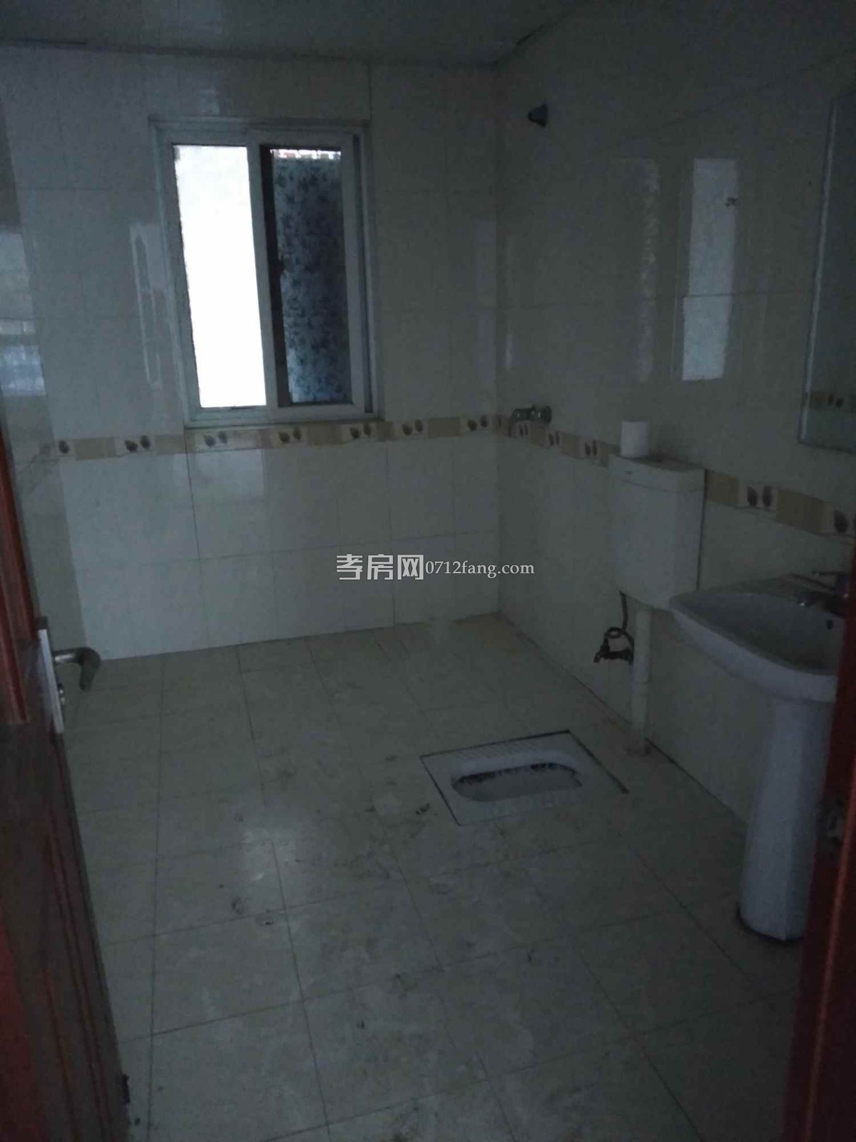 C1412天紫名苑4/2/2精裝14/17面積165平米兩證滿五90萬