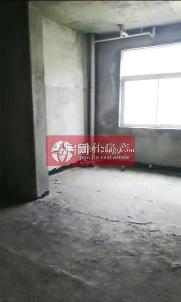 【潘佳房產(chǎn)推薦】【滿二乾坤陽光 高層觀景房140平米南北通透精裝105萬】