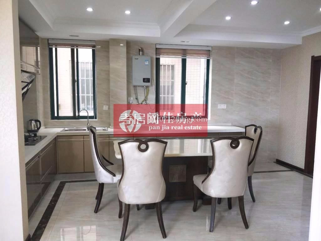 【錦繡豪庭】滿二！采光好！精裝修！出門就是體育館！離體育路  200米！