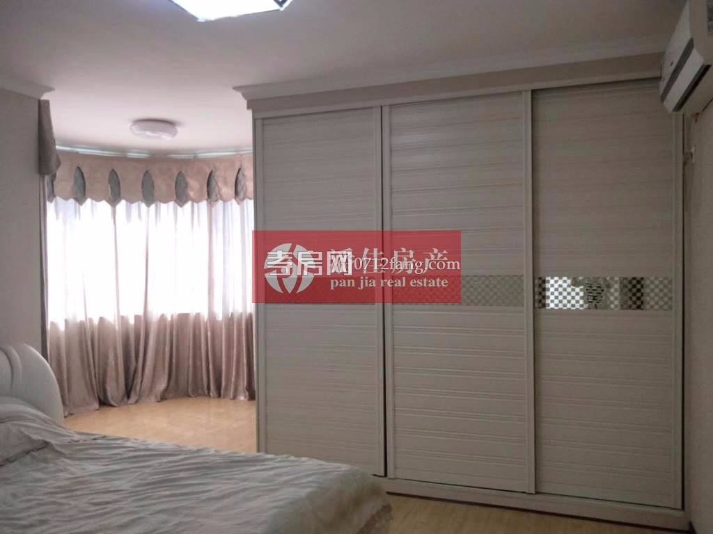 【錦繡豪庭】滿二！采光好！精裝修！出門就是體育館！離體育路  200米！