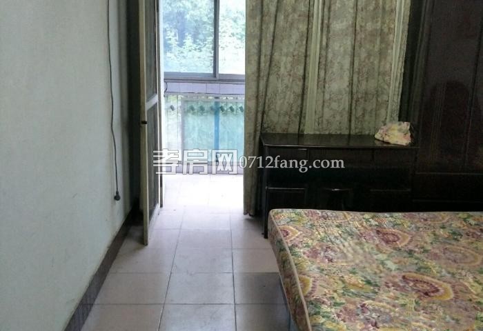 F81萬峰苑2/6簡裝2/1/1兩證滿五面積62平米售價(jià)30萬