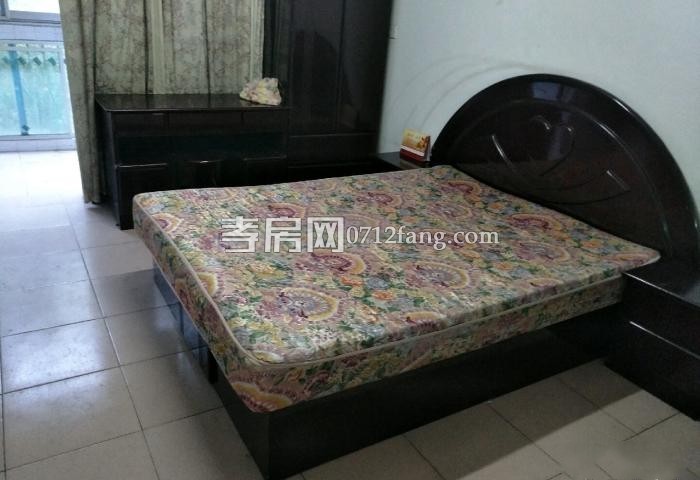    F81萬峰苑 2/6  簡裝2/1/1 兩證滿五 面積62平米 售價30萬 