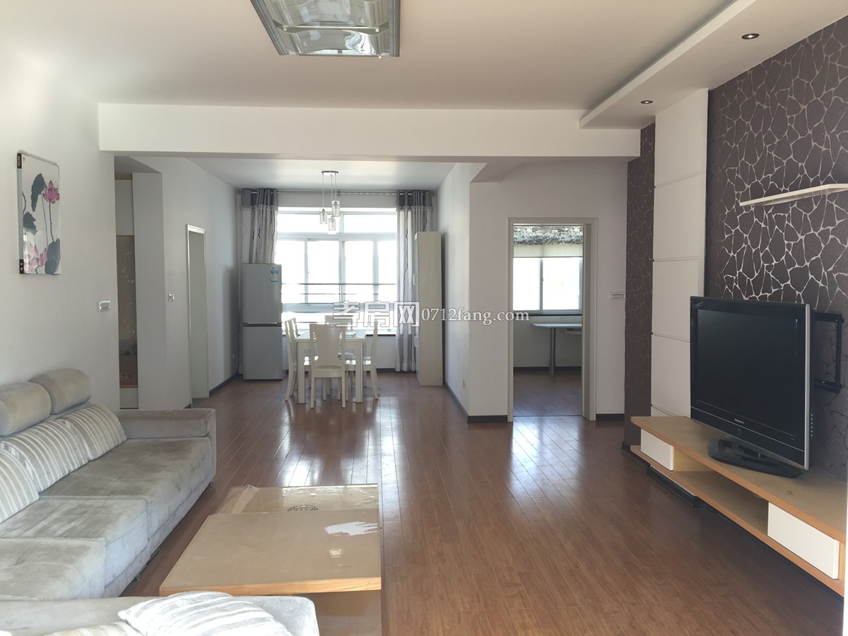 西湖明珠精裝好房出租，家電齊全，拎包入住