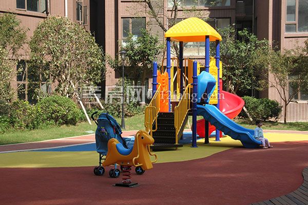 游樂(lè)設(shè)施.jpg