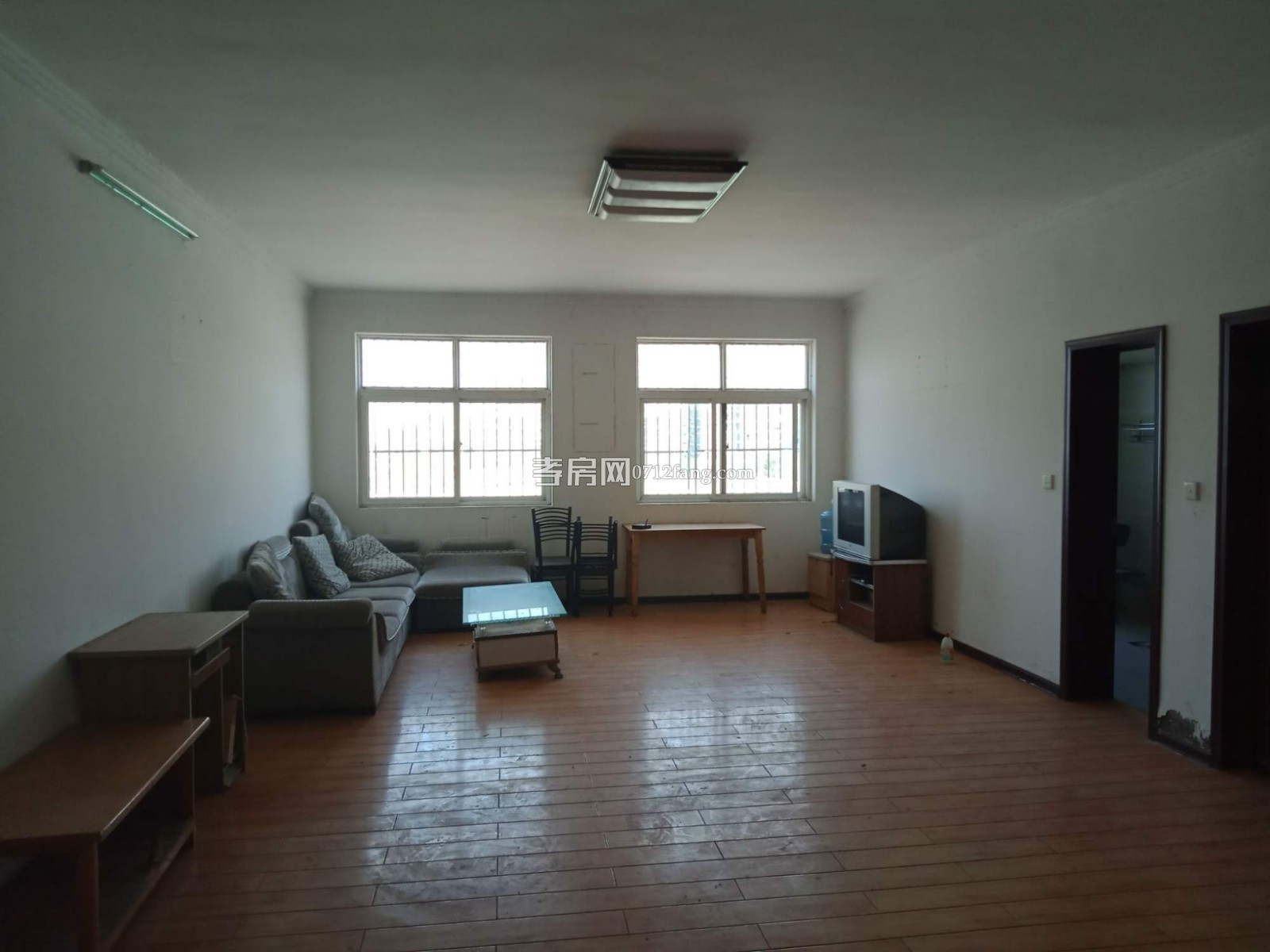 A3590宇济城中城3/2/1简装3/6两证满五面积126平售价55万