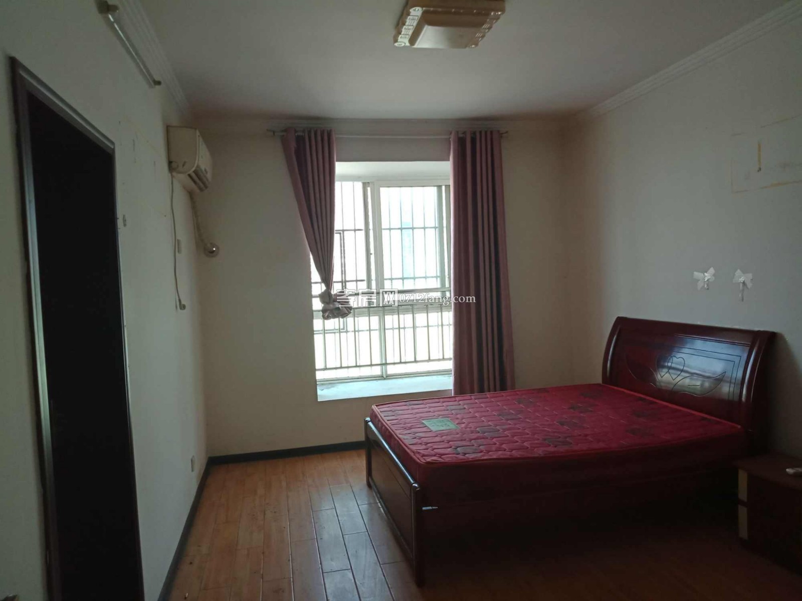 A3590宇济城中城3/2/1简装3/6两证满五面积126平售价55万