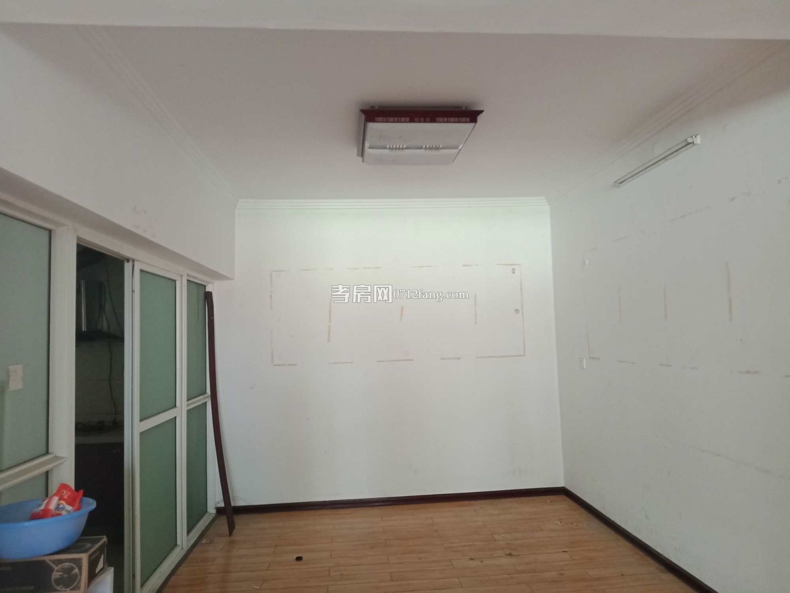 A3590宇济城中城3/2/1简装3/6两证满五面积126平售价55万