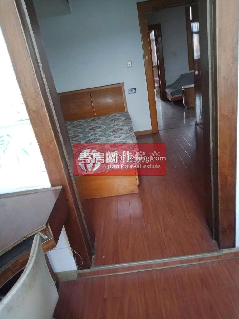 【紅峰苑好房68㎡25萬急售！】