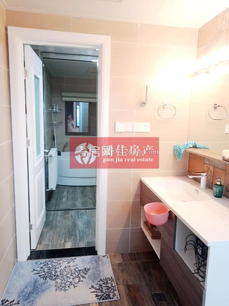 【滿二！溫哥華136平+贈送80平+百米露臺+15萬車位】