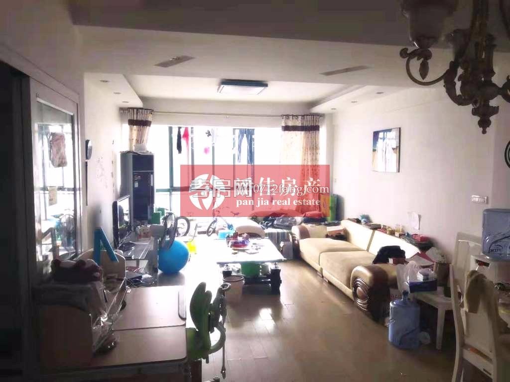 【民邦熙公館】滿5維一！民邦熙公館137平中層3室2廳中裝拎包入住！