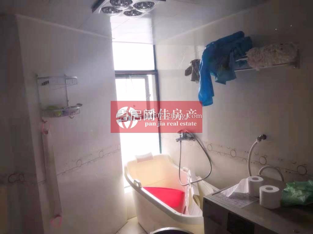 【民邦熙公館】滿5維一！民邦熙公館137平中層3室2廳中裝拎包入?。? src=