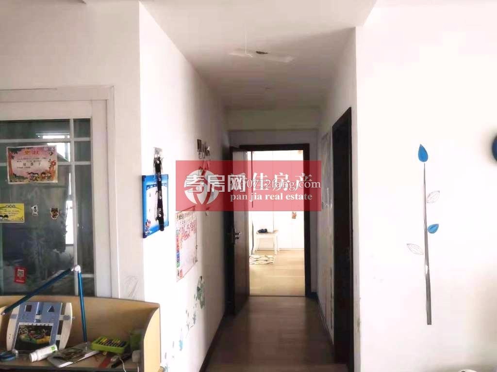 【民邦熙公館】滿5維一！民邦熙公館137平中層3室2廳中裝拎包入??！