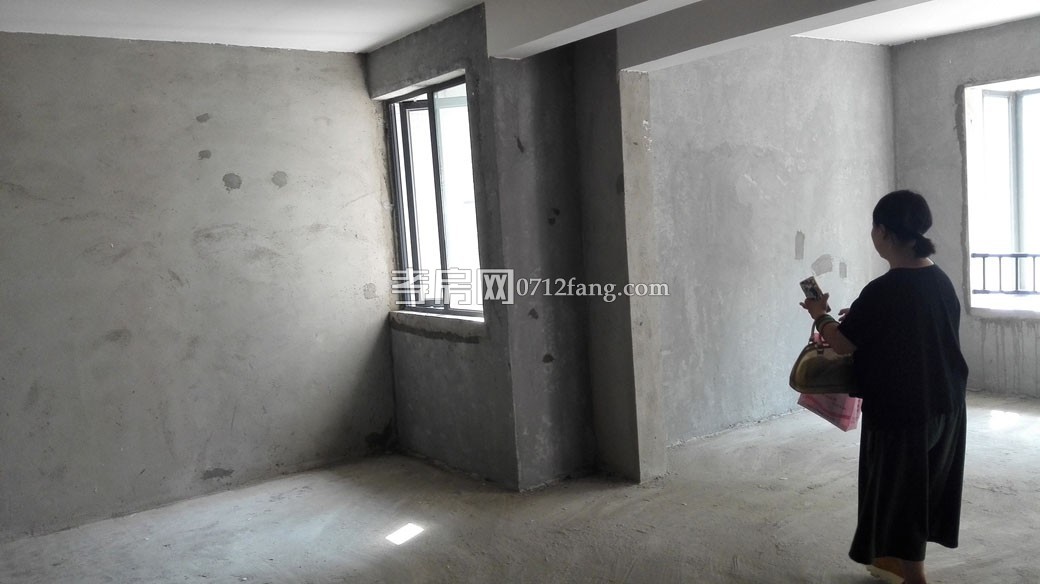 南大 香港城二期16樓2室2廳1衛(wèi)有證50萬毛坯住宅