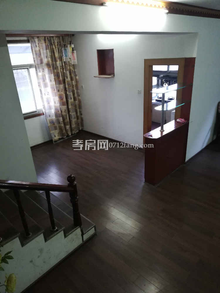 汽車站對面150平大戶型出租