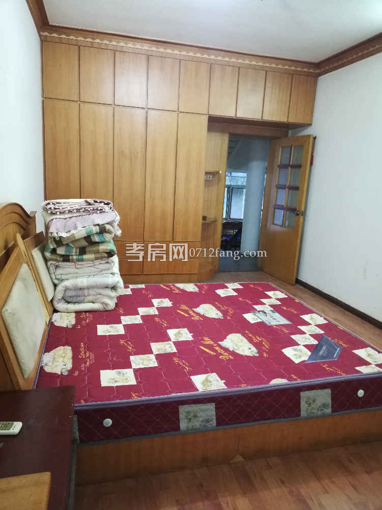 汽車站對面150平大戶型出租