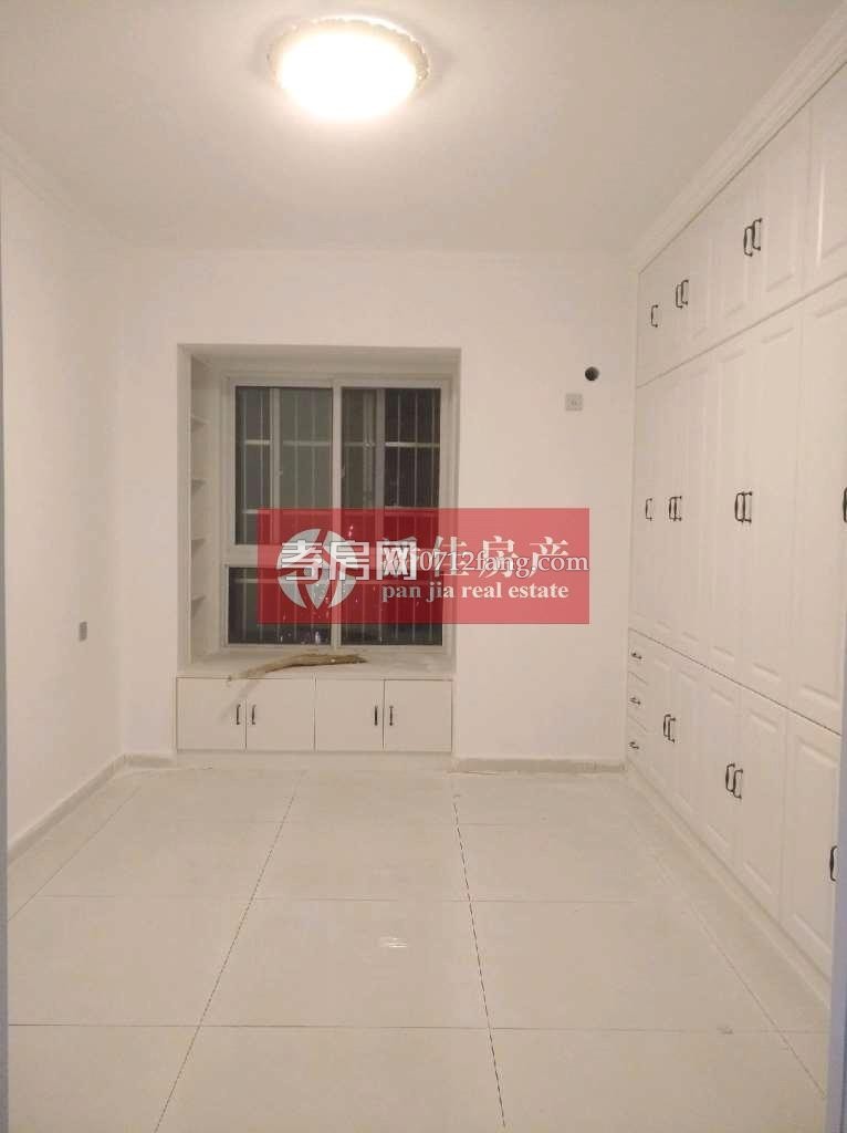 【潘佳房產(chǎn)推薦】【滿五 蔚藍(lán)新都129.64平米精裝南北通透】