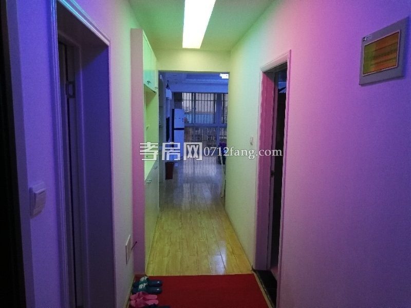 市委大院2樓60平米精裝拎包入住60萬