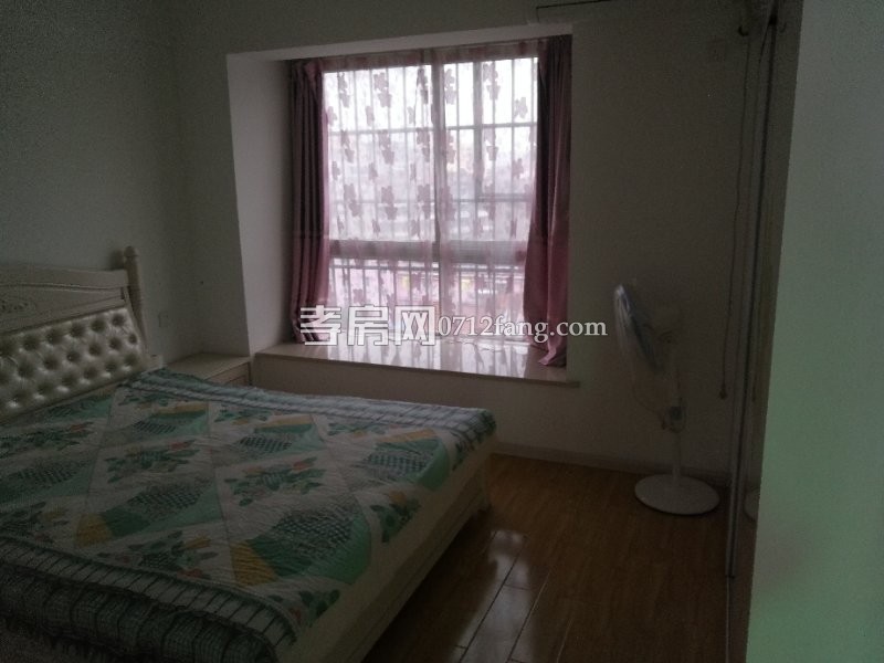 市委大院2樓60平米精裝拎包入住60萬