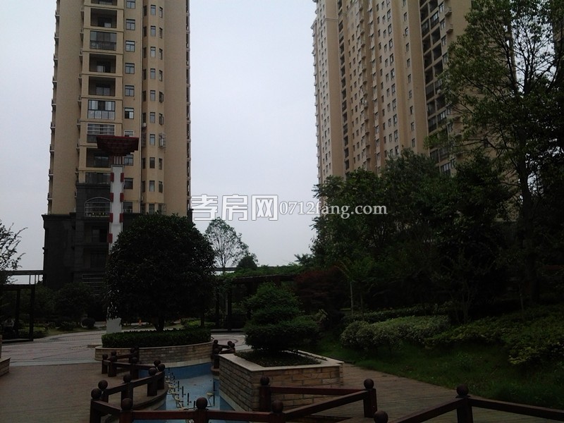 市委大院2樓60平米精裝拎包入住60萬