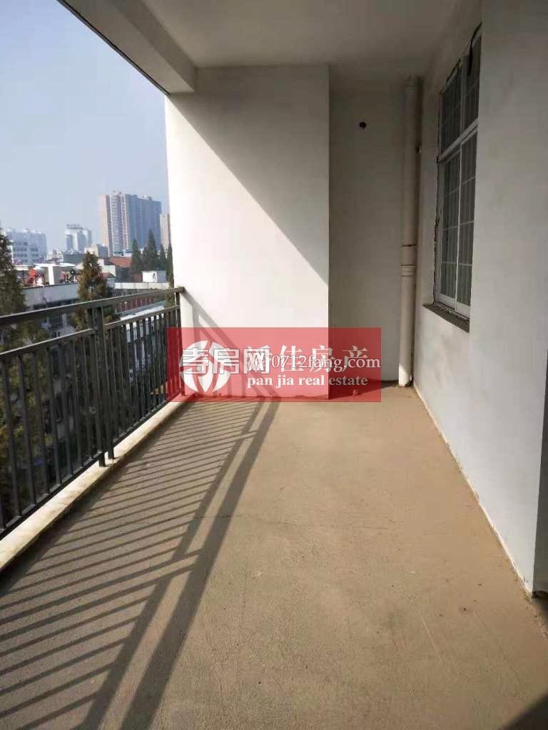 【潘佳房產(chǎn)推薦】【百佳豪庭小高層大戶型134平米高層南北通透精裝98萬】