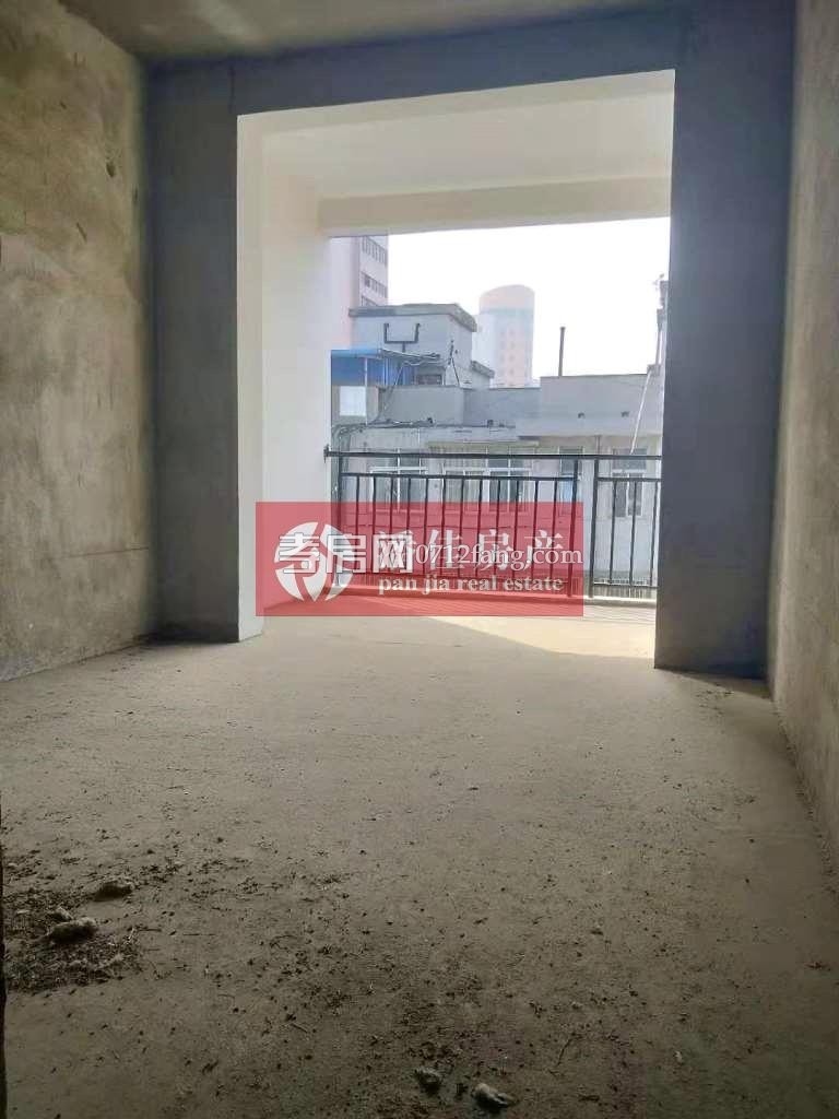 【潘佳房產(chǎn)推薦】【百佳豪庭小高層大戶型134平米高層南北通透精裝98萬】